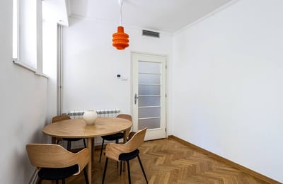 Rental of a bright 3-room apartment, 99 m², city center, Belgrade, Serbia